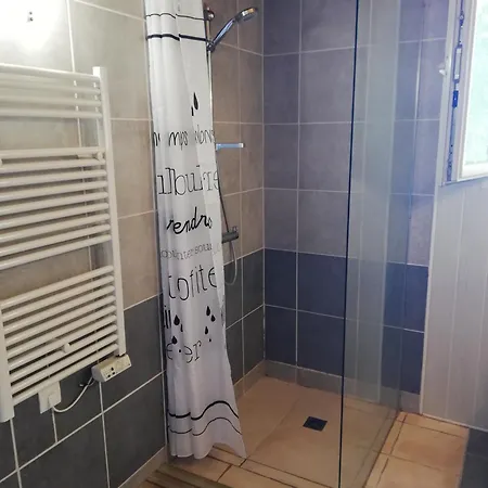 Agreable Maison Calme Avec Terrasse, Jardin Et Vue Sur Verger Vakantiehuis *