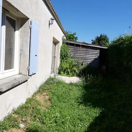 Agreable Maison Calme Avec Terrasse, Jardin Et Vue Sur Verger