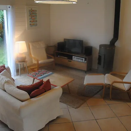 Agreable Maison Calme Avec Terrasse, Jardin Et Vue Sur Verger Vakantiehuis